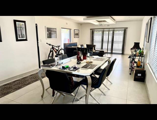 4 BEDROOM HOUSE FOR SALE IN NORWOOD